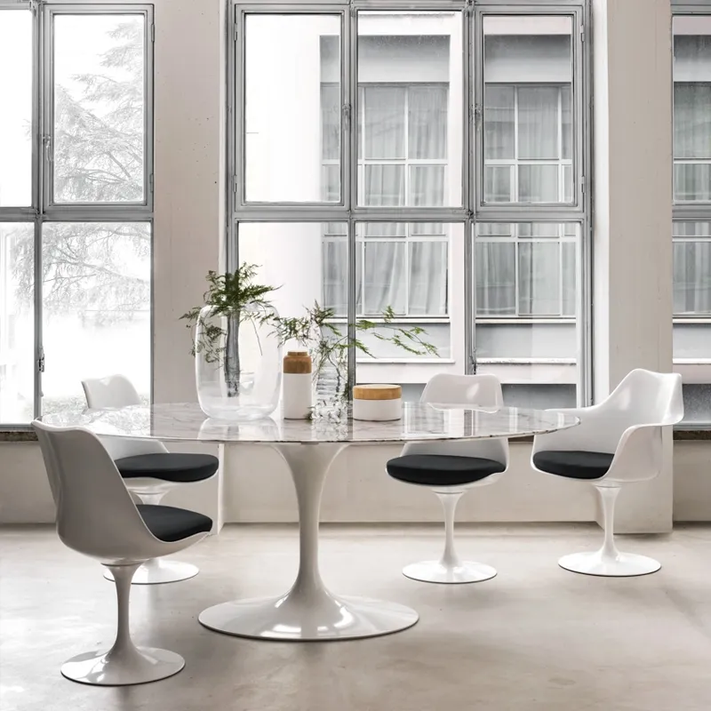 table Saarinen