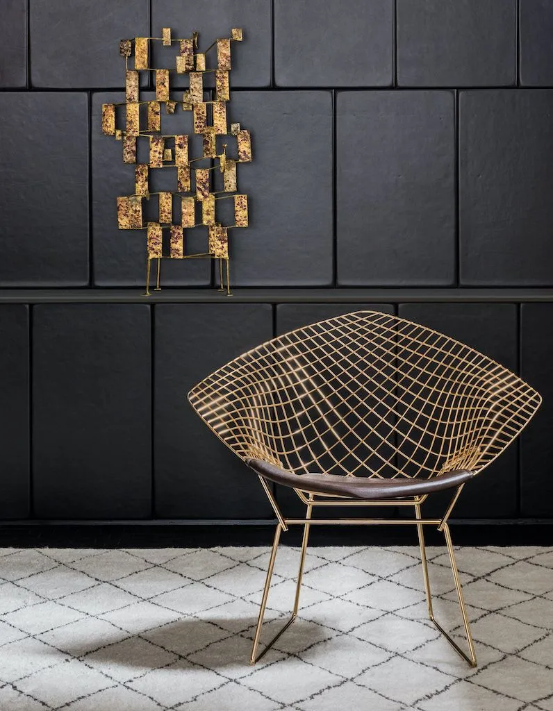 Design Iconique la Diamond Chair signee Harry Bertoia