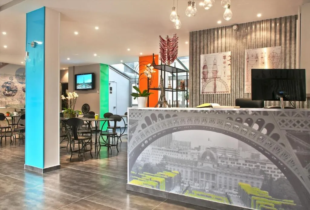 Hotel Alpha Paris Eiffel by Patricj Hayat